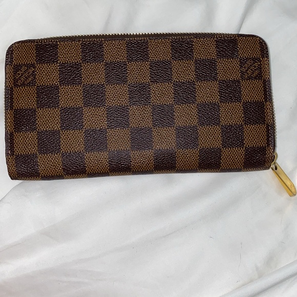 Louis Vuitton Zippy Wallet N41661 - Picture 12 of 14